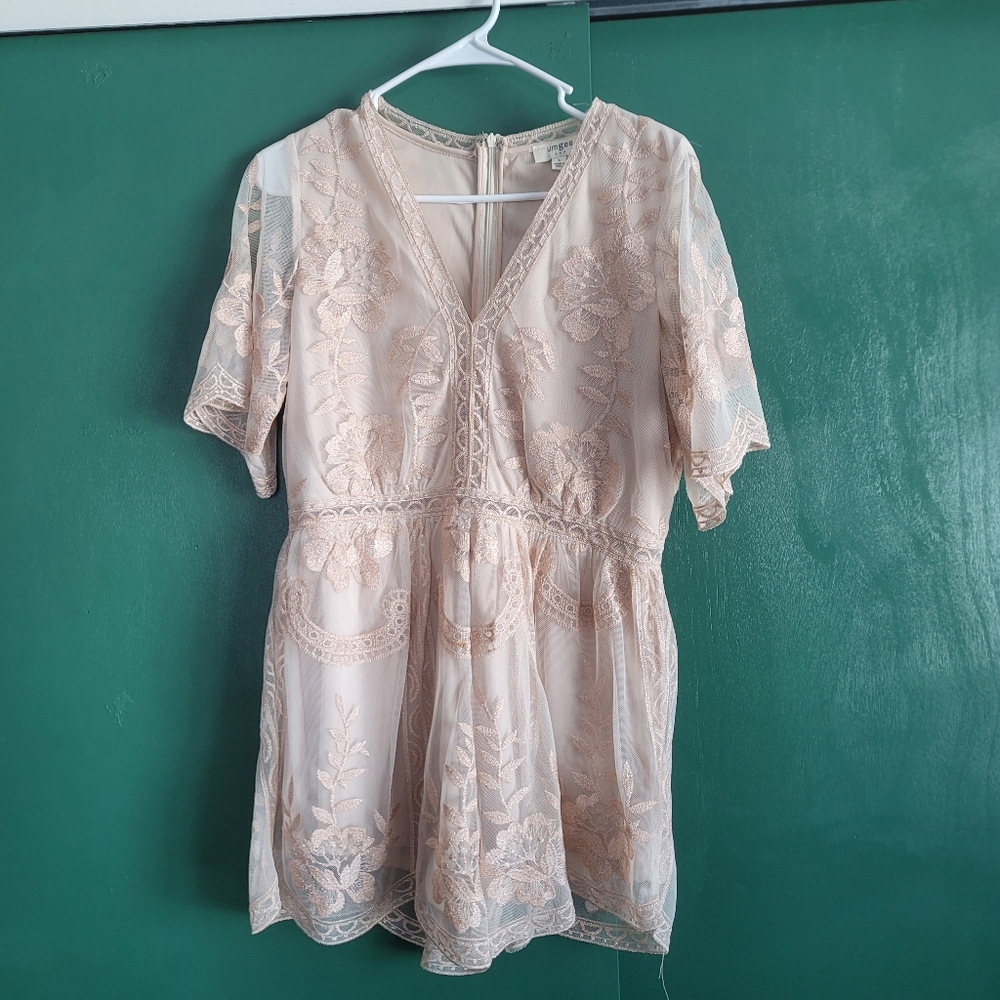 Umgee USA siz L Cream Short Lace Jumpsuit